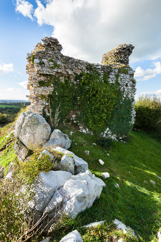 Les vieilles pierres du mont Castre - Randonnée, Montsenelle