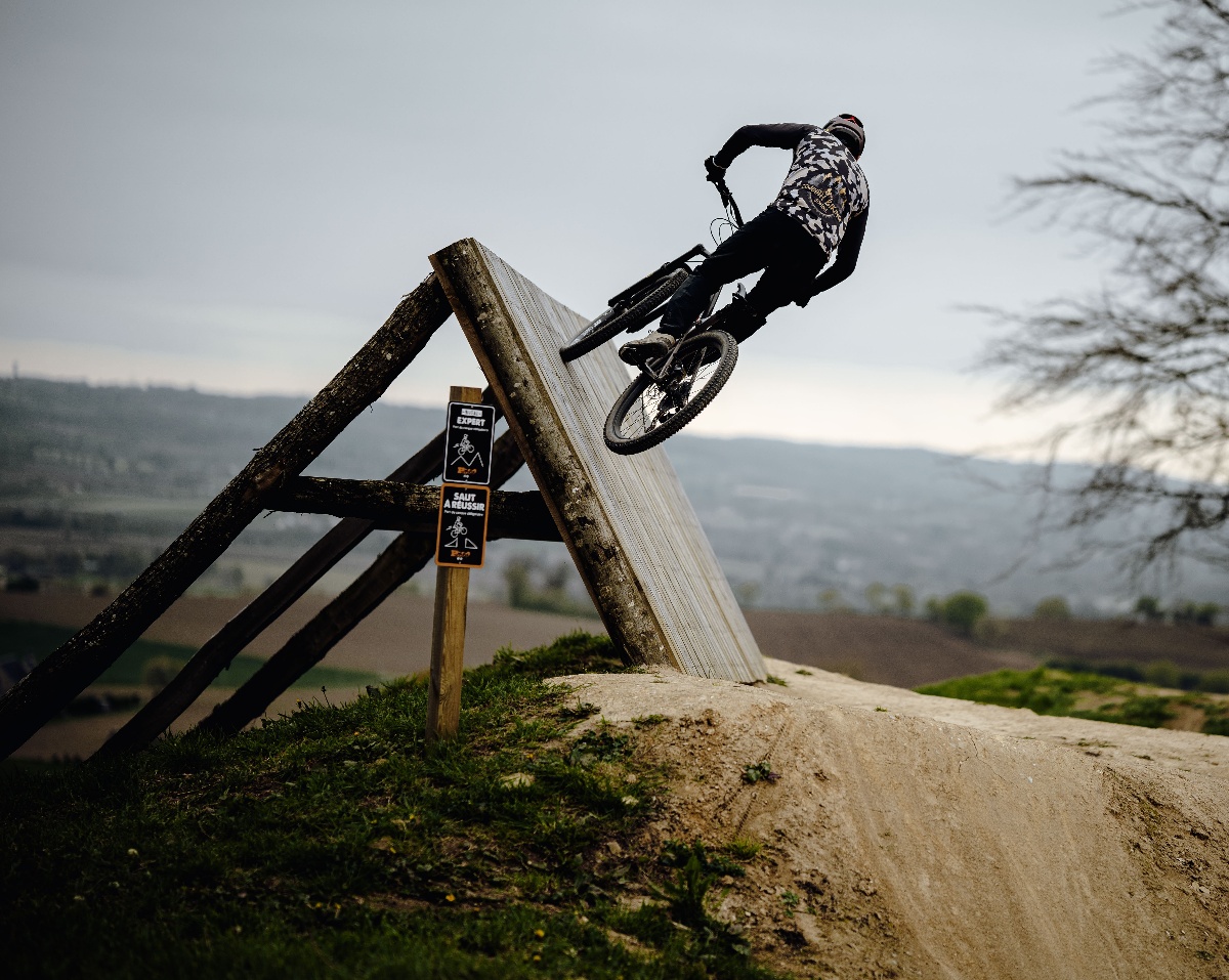 Smooth Biking School