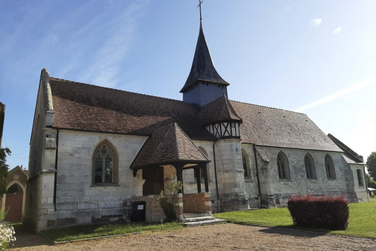 Lumières sur l'église de Pinterville