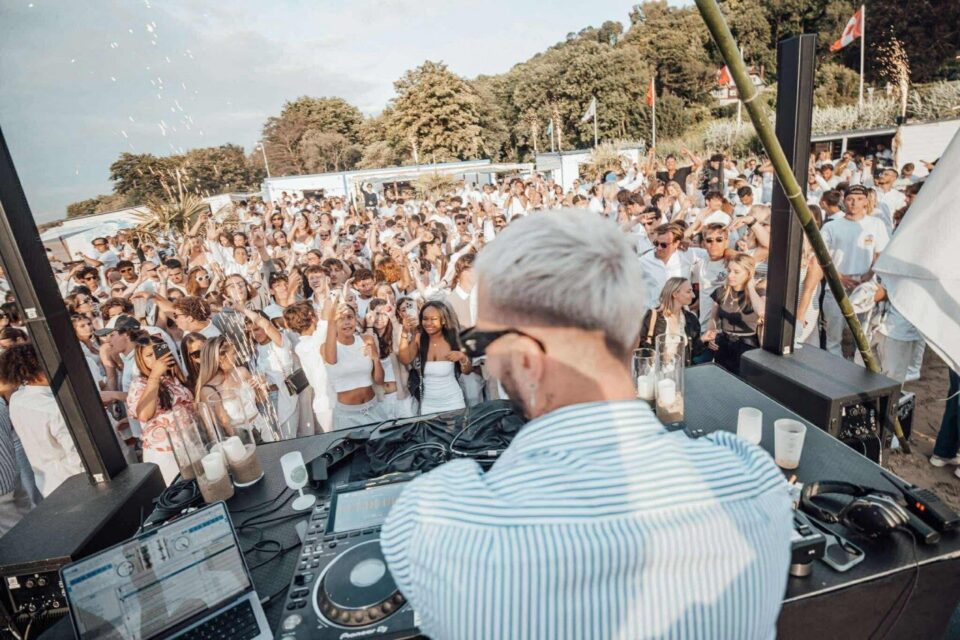 Beach Party - Ibiza White