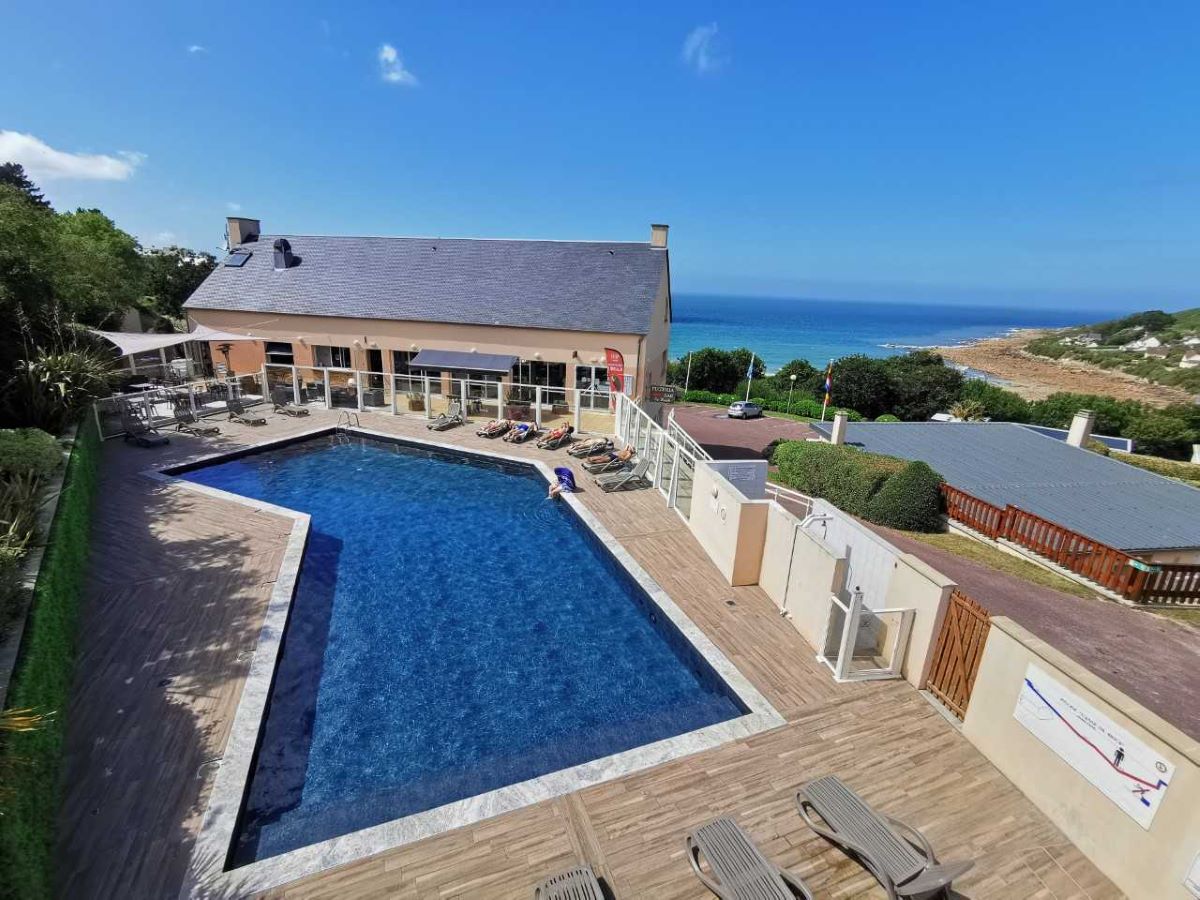 Camping Sandaya L'Anse du Brick, Maupertus-sur-Mer - photo 2