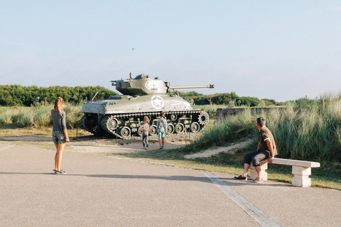 Quinéville < > Utah Beach