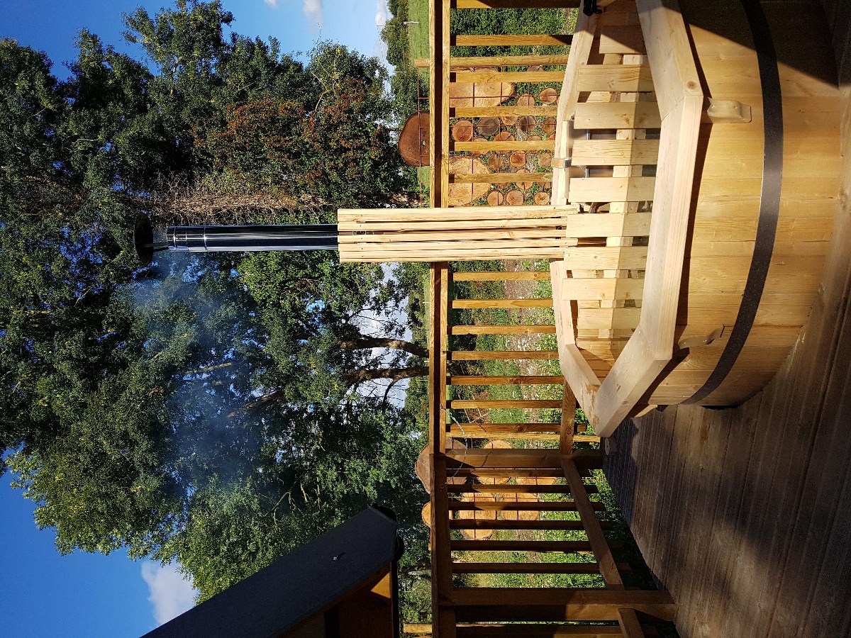 Lodges en bois "Domaine de la Fauvrière" Sword