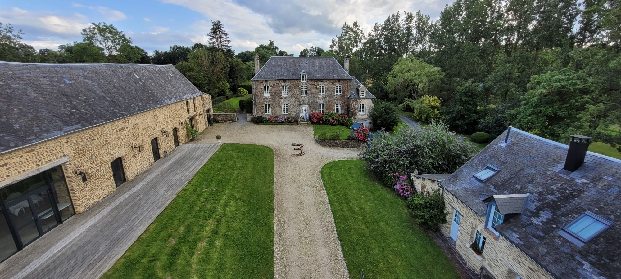 Lodges en bois "Domaine de la Fauvrière" Juno