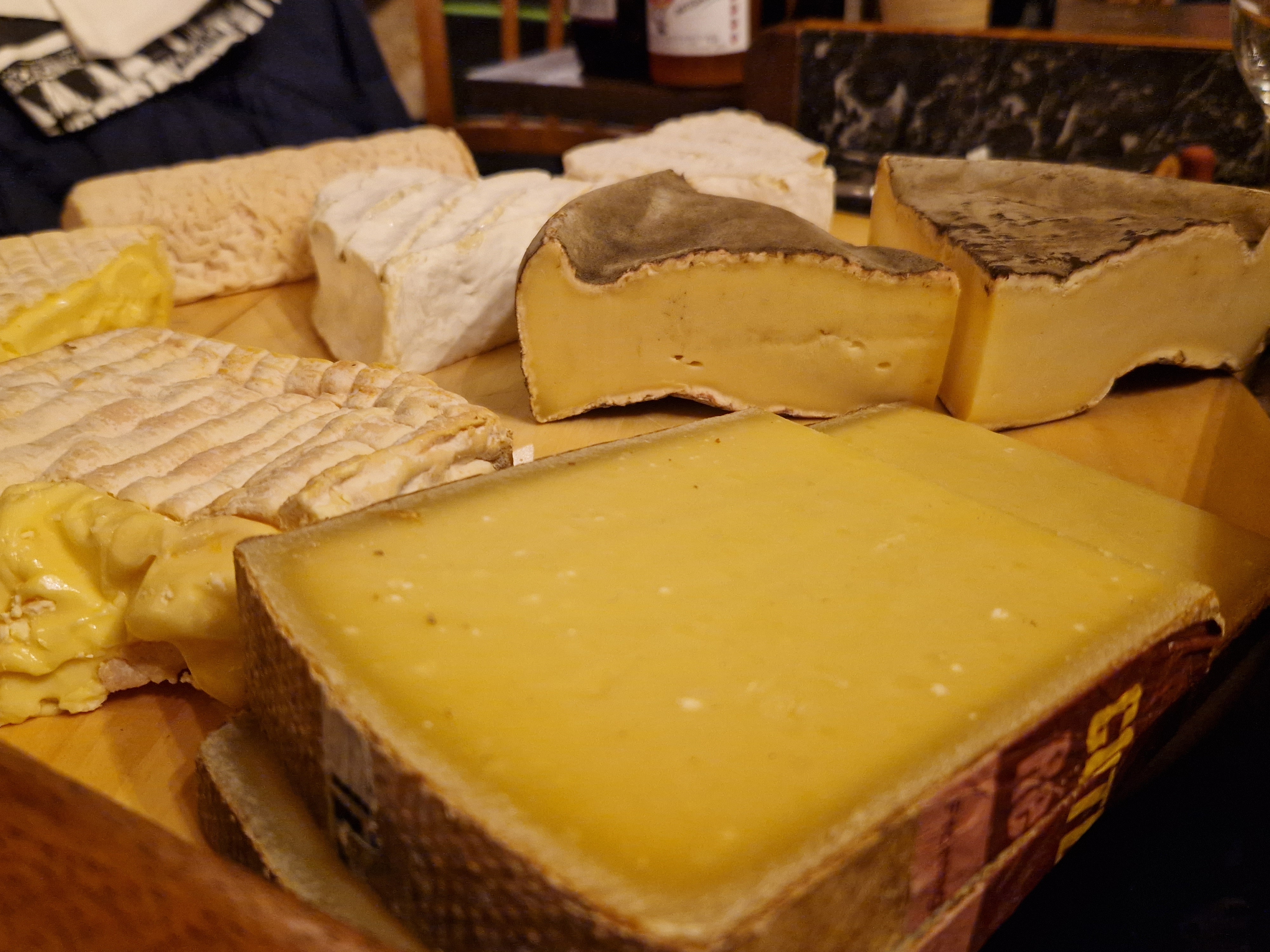 Dégustation Fromages & Vins dans une taverne