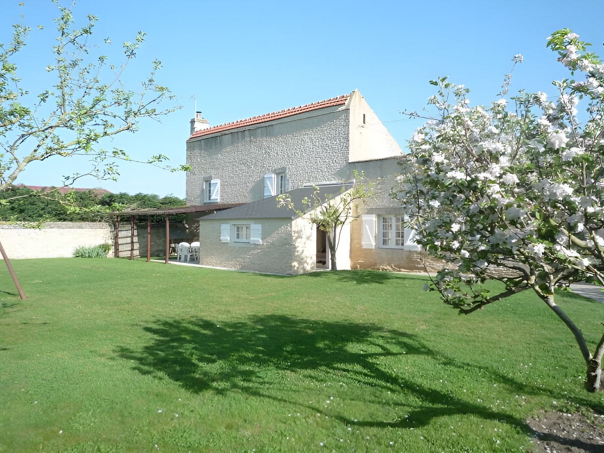 Les Trois Colombes