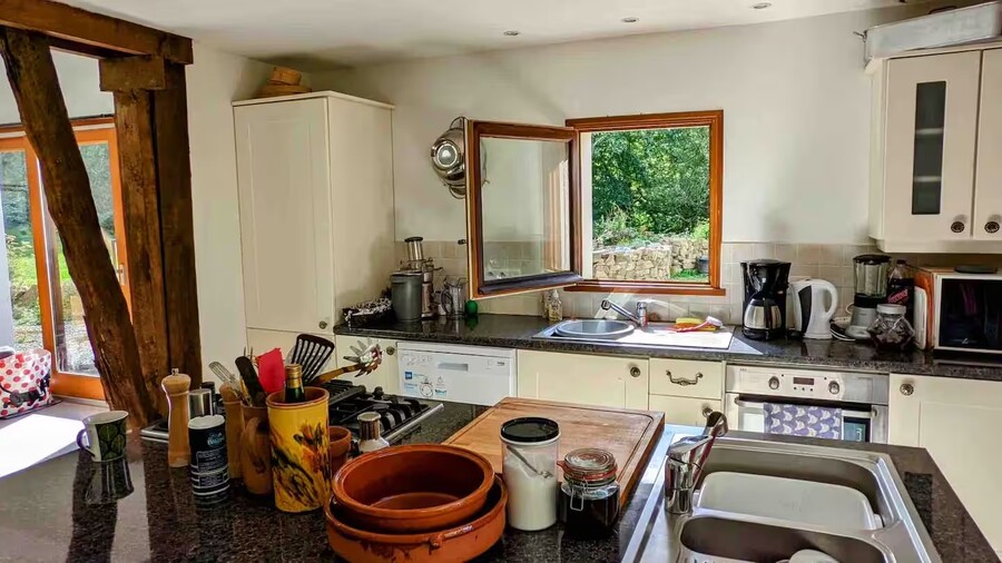 Meublé de tourisme > The Barn, Villebaudon - photo 12