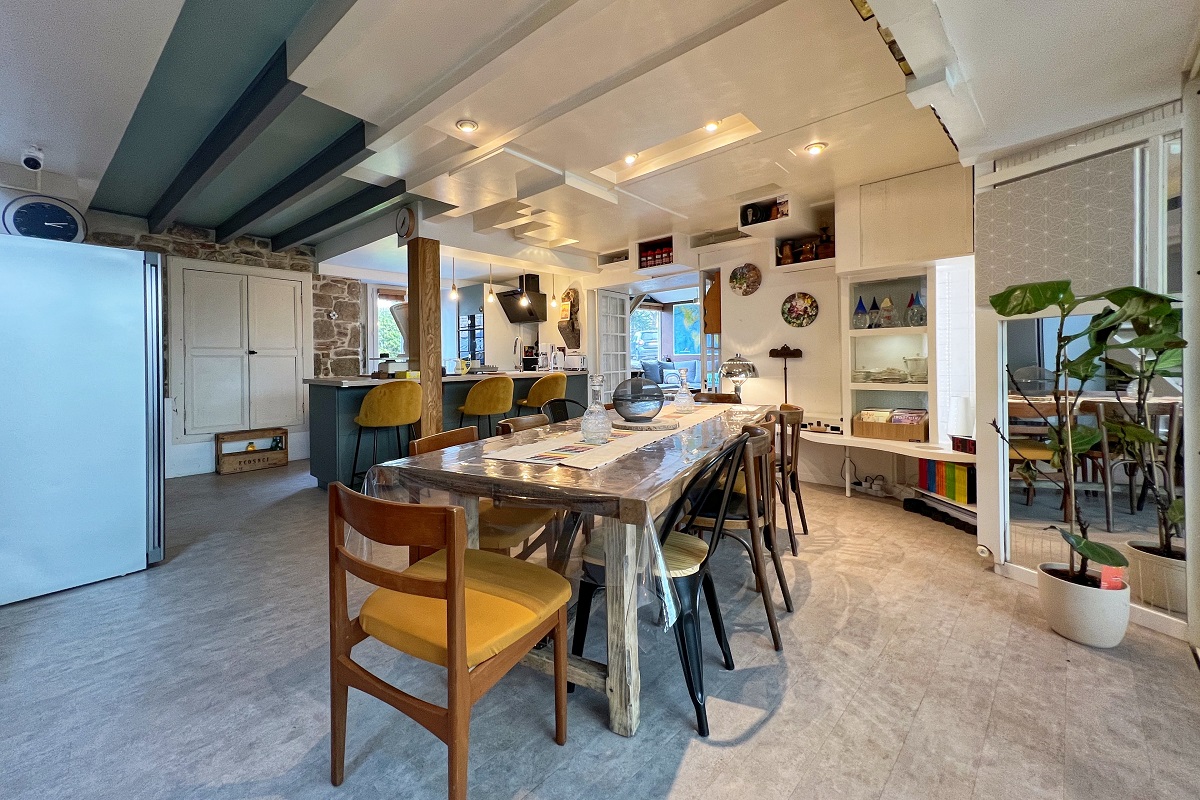 Meublé de tourisme > Maison en pierre, piscine et jardin proche mer, Montfarville - photo 8