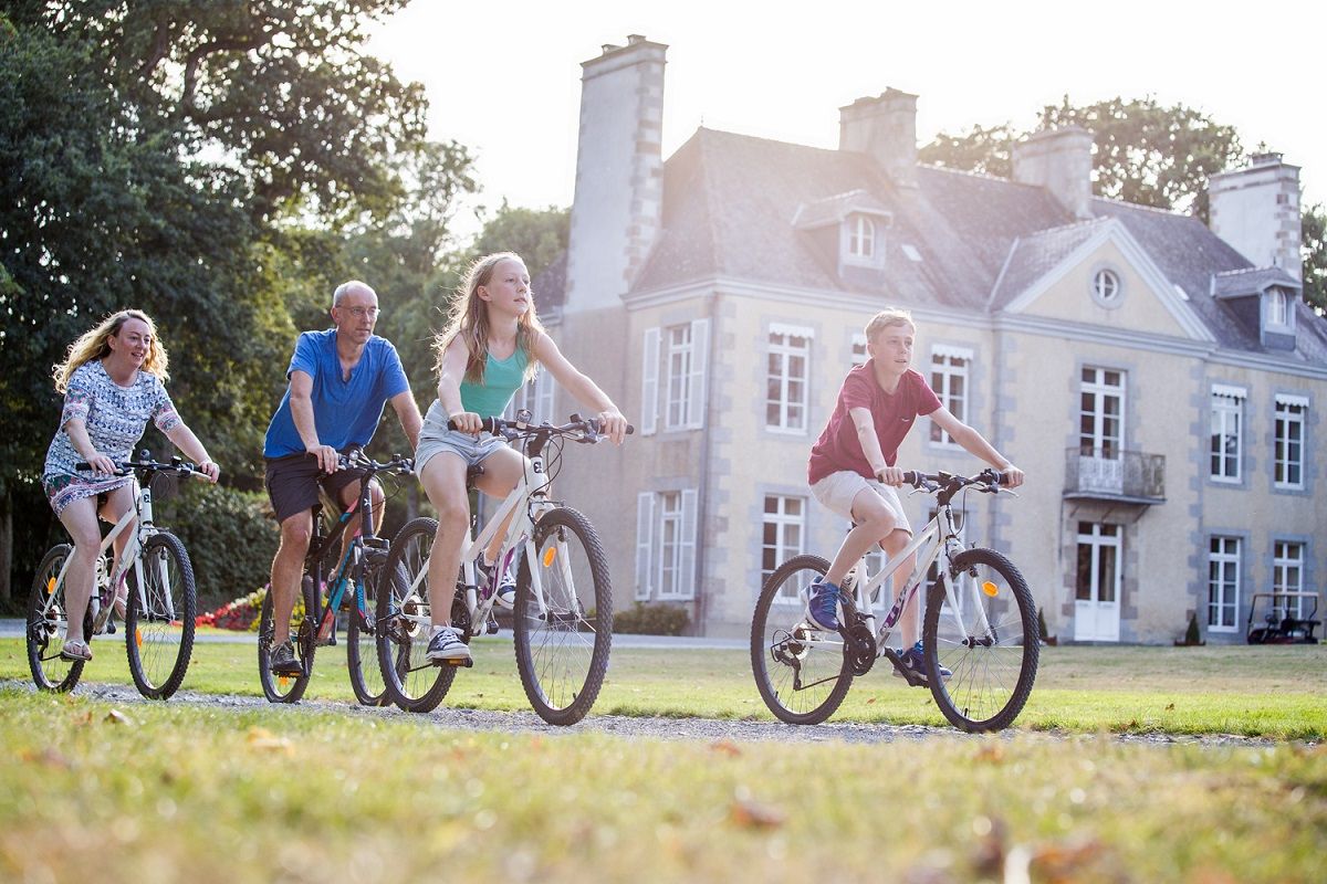 Castel Camping Château de Lez-Eaux - Cabanes dans les arbres