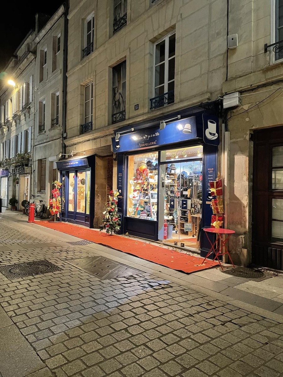 Chapeaux Caen - Elle n'en fée qu'à sa tête