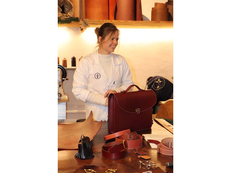 Visite de l'atelier de sellerie et atelier d'initiation du Haras du Pin