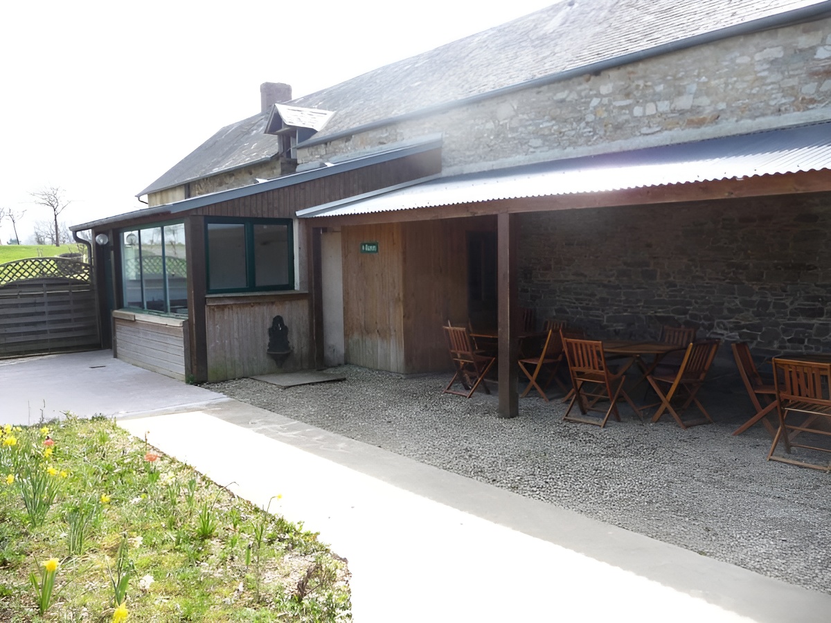 Loterot - 3 gîtes (59 couchages)