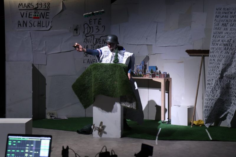 Spectacle à l'Archipel : Une Histoire Autrichienne / Les Maladroits