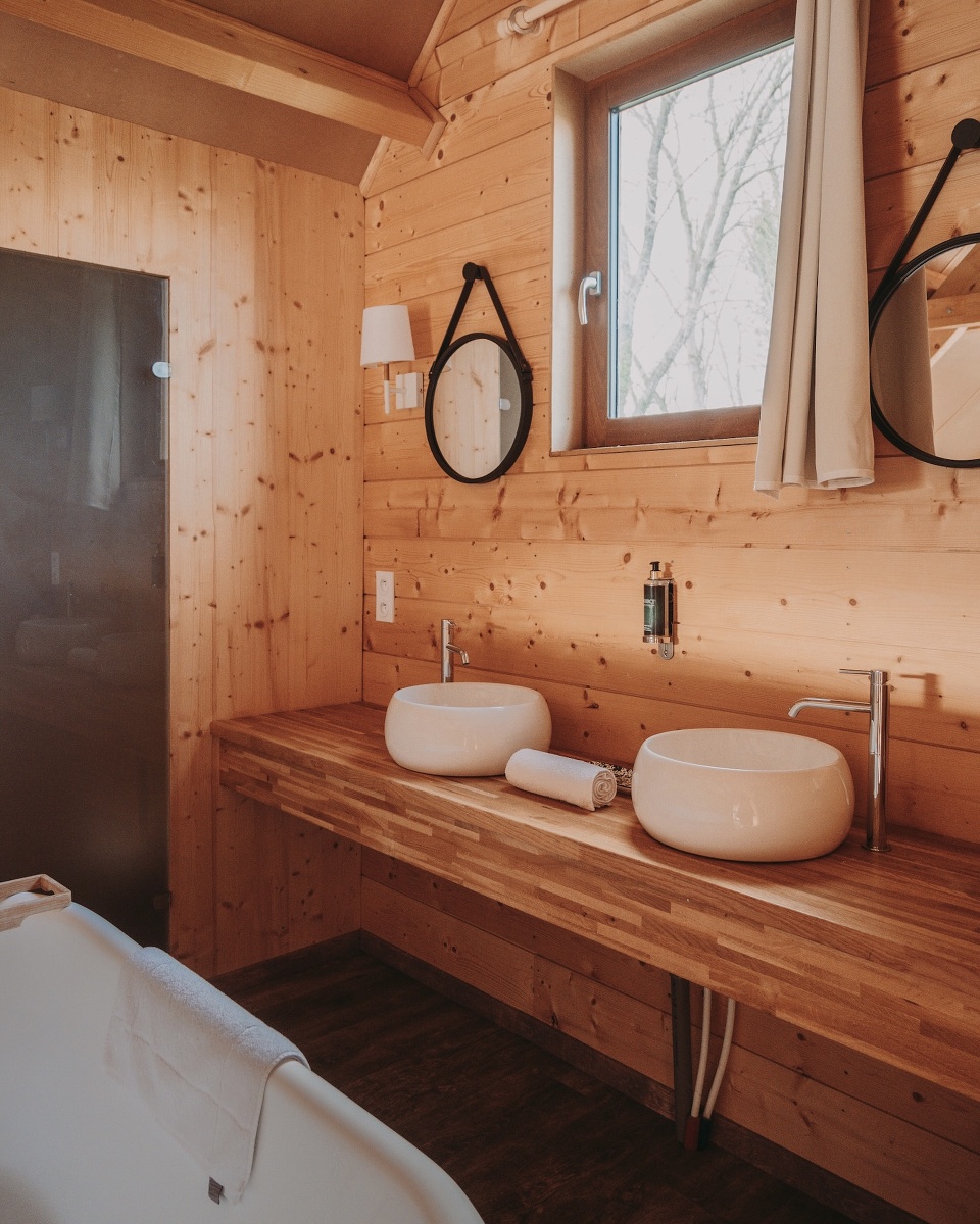 Lodges en bois "Domaine de la Fauvrière" Gold — photo 2