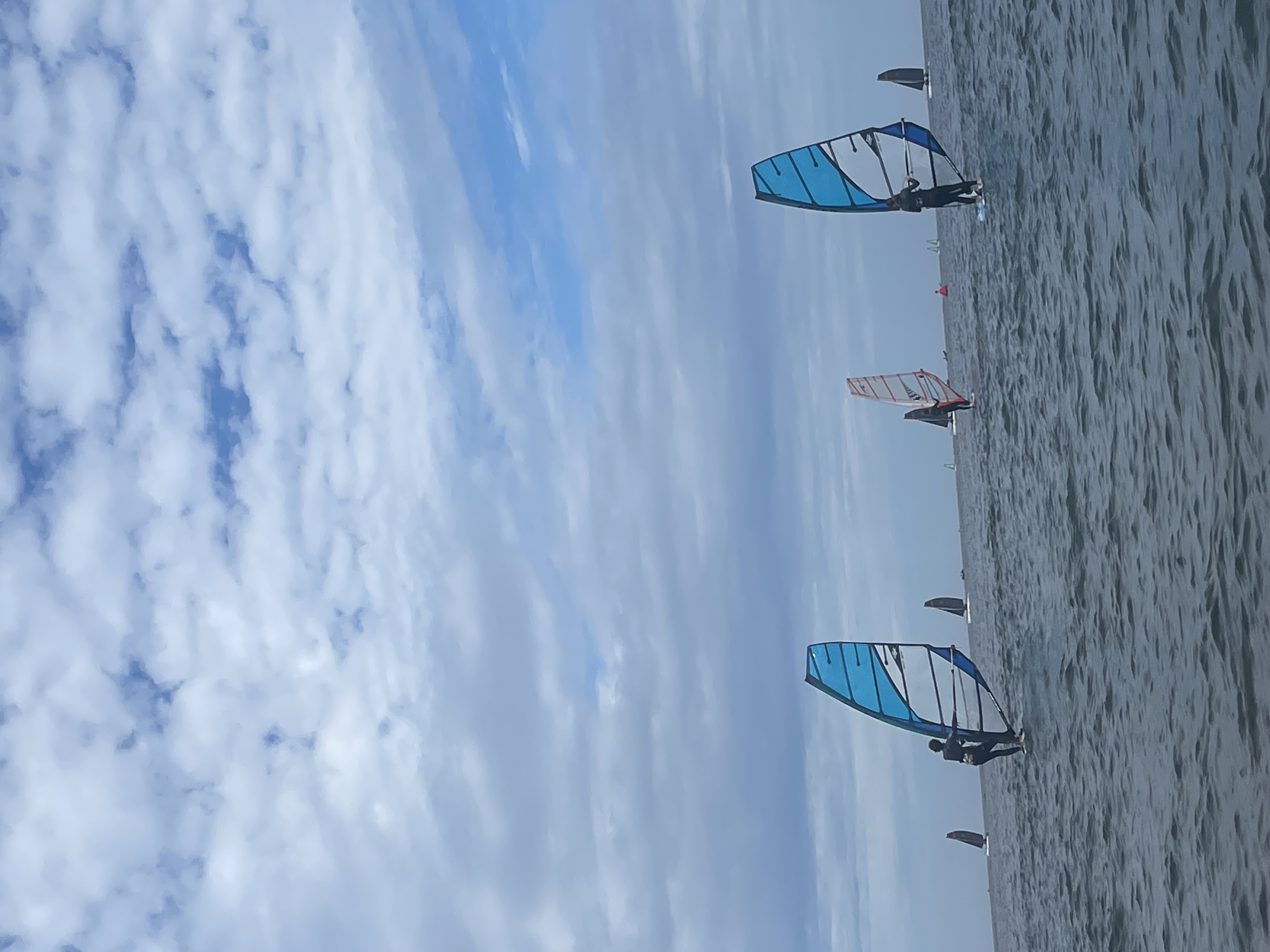 Entraînements trimestriels de planche à voile avec le Club Nautique de Trouville Hennequeville CNTH