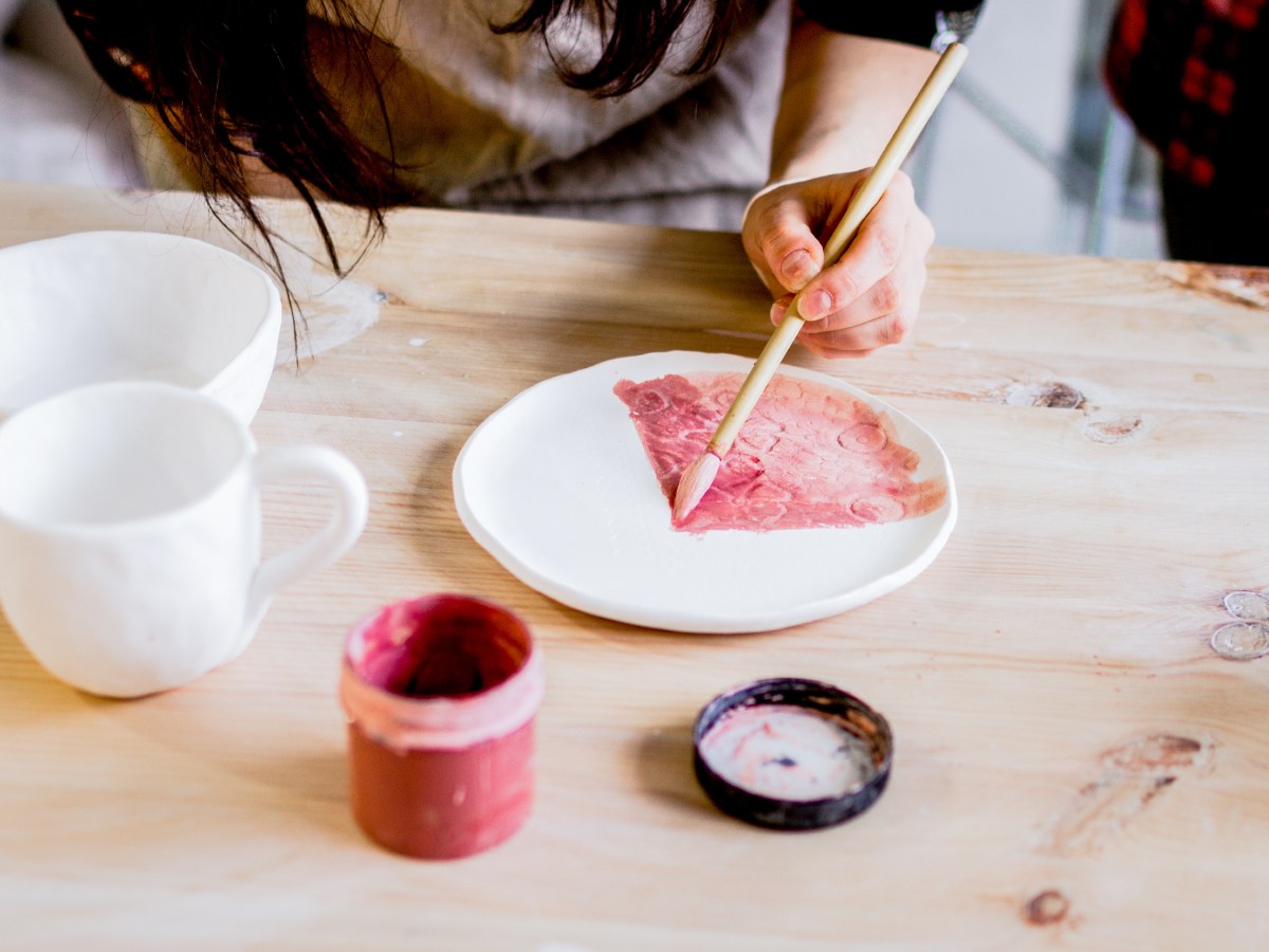 Initiation à la peinture sur porcelaine