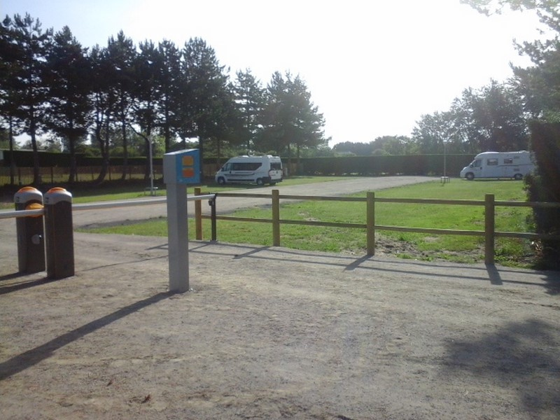 Aire de camping-car > Camping Le Sud - photo 2