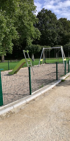 Aire de jeux > Le Bourg - photo 5