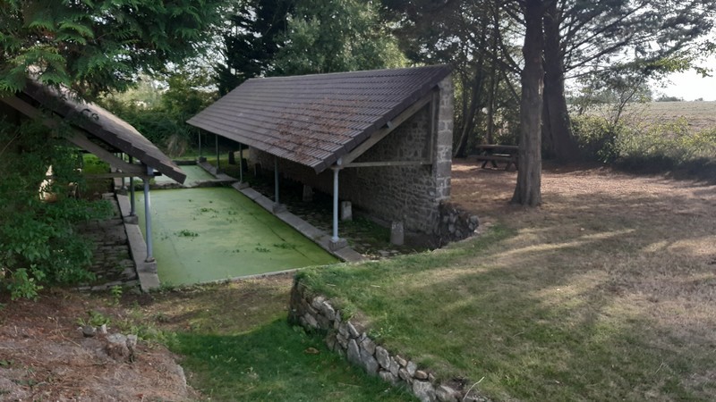 Aire de Pique Nique > Lavoir