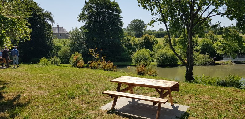 Aire de Pique Nique > Plan d'eau - photo 3