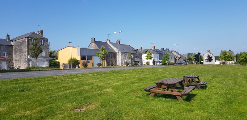 Aire de Pique Nique > Le bourg