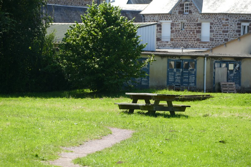 Aire de Pique Nique > Carrefour des randonneurs - photo 2