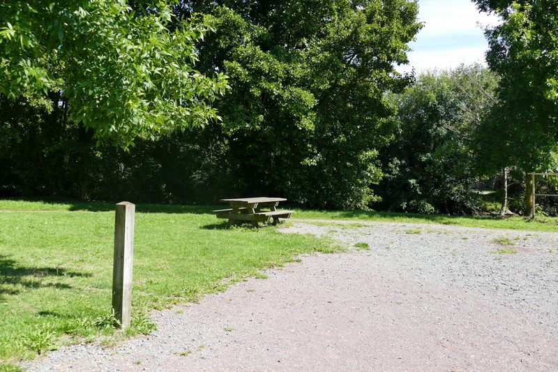 Aire de Pique Nique > Carrefour des randonneurs - photo 3