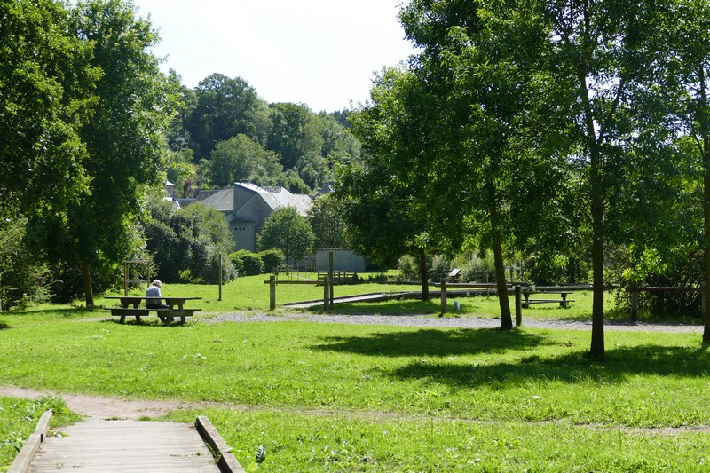 Aire de Pique Nique > Carrefour des randonneurs - photo 4