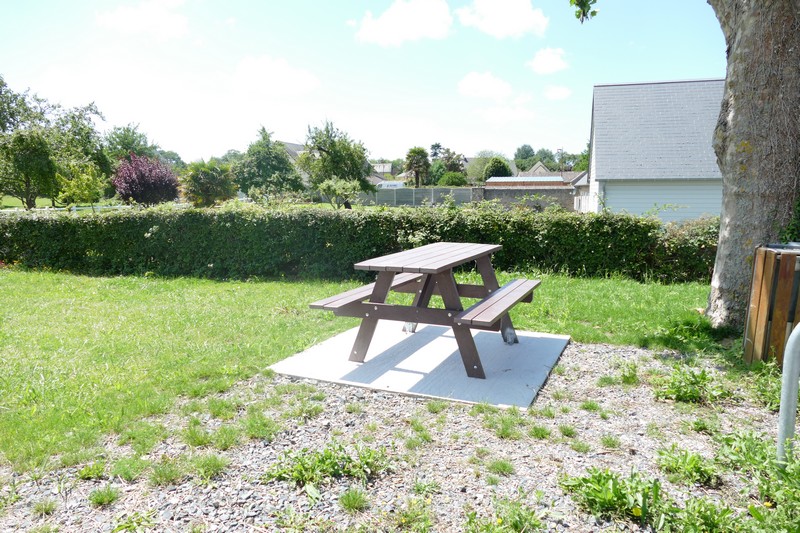 Aire de Pique Nique > Hyenville