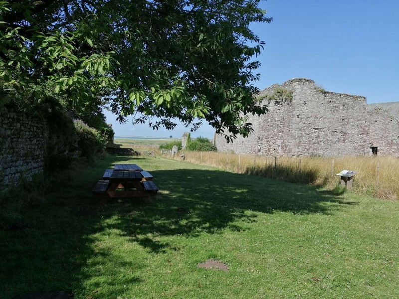 Aire de Pique Nique > Château