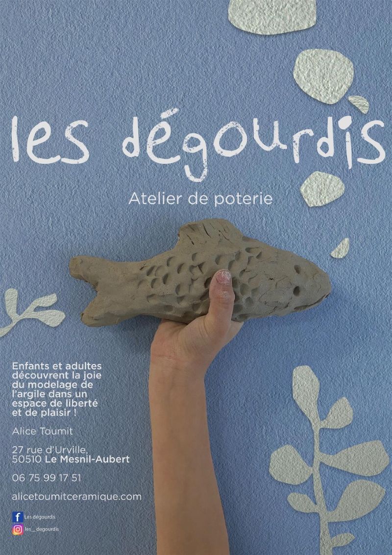 Cours de poterie - tasse et assiette à biscuits