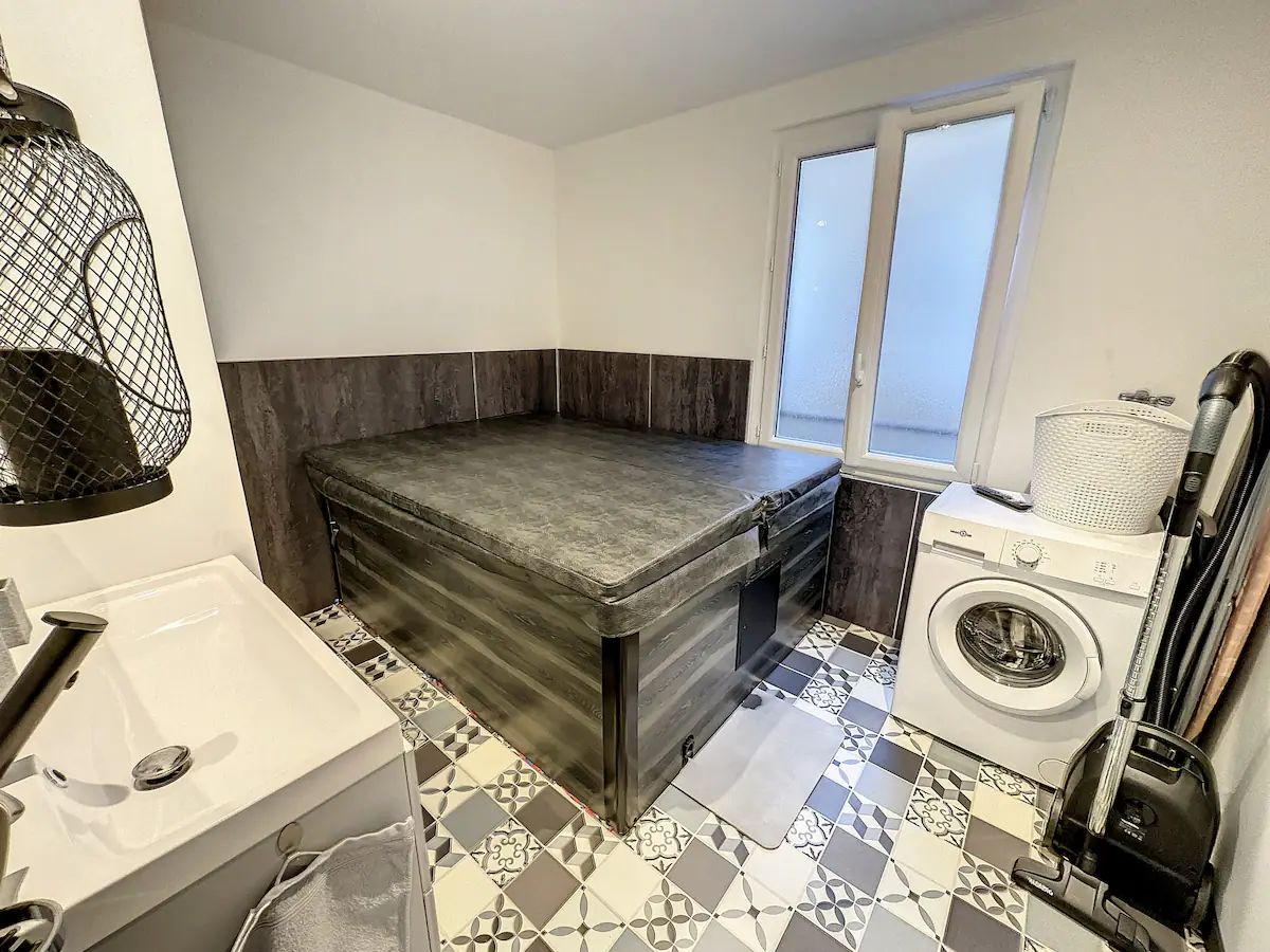 Meublé de tourisme > Appartement avec jacuzzi intérieur, Avranches - photo 5
