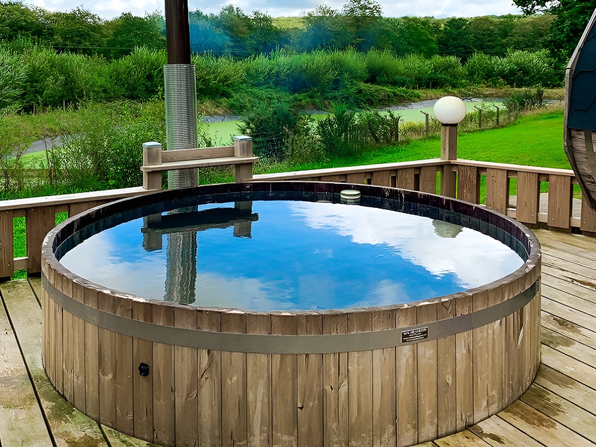 Cabanes dans les arbres à L'Etape en Forêt