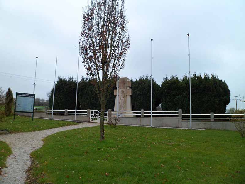 Monument des Fusillés, Beaucoudray - photo 2