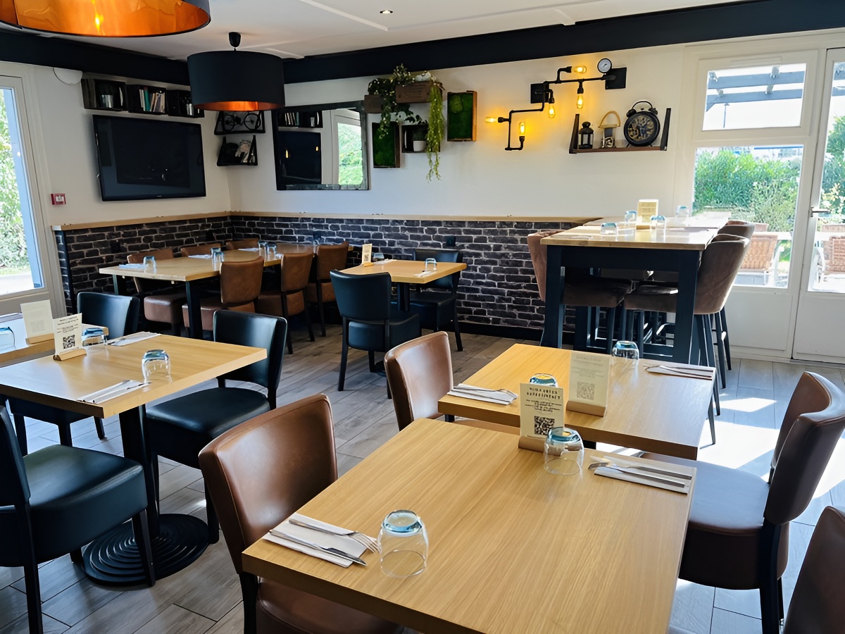 Le Bistro Léon, Lisieux - photo 3