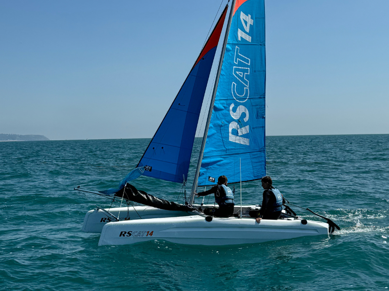 8 Milles Nautic > CATAMARAN