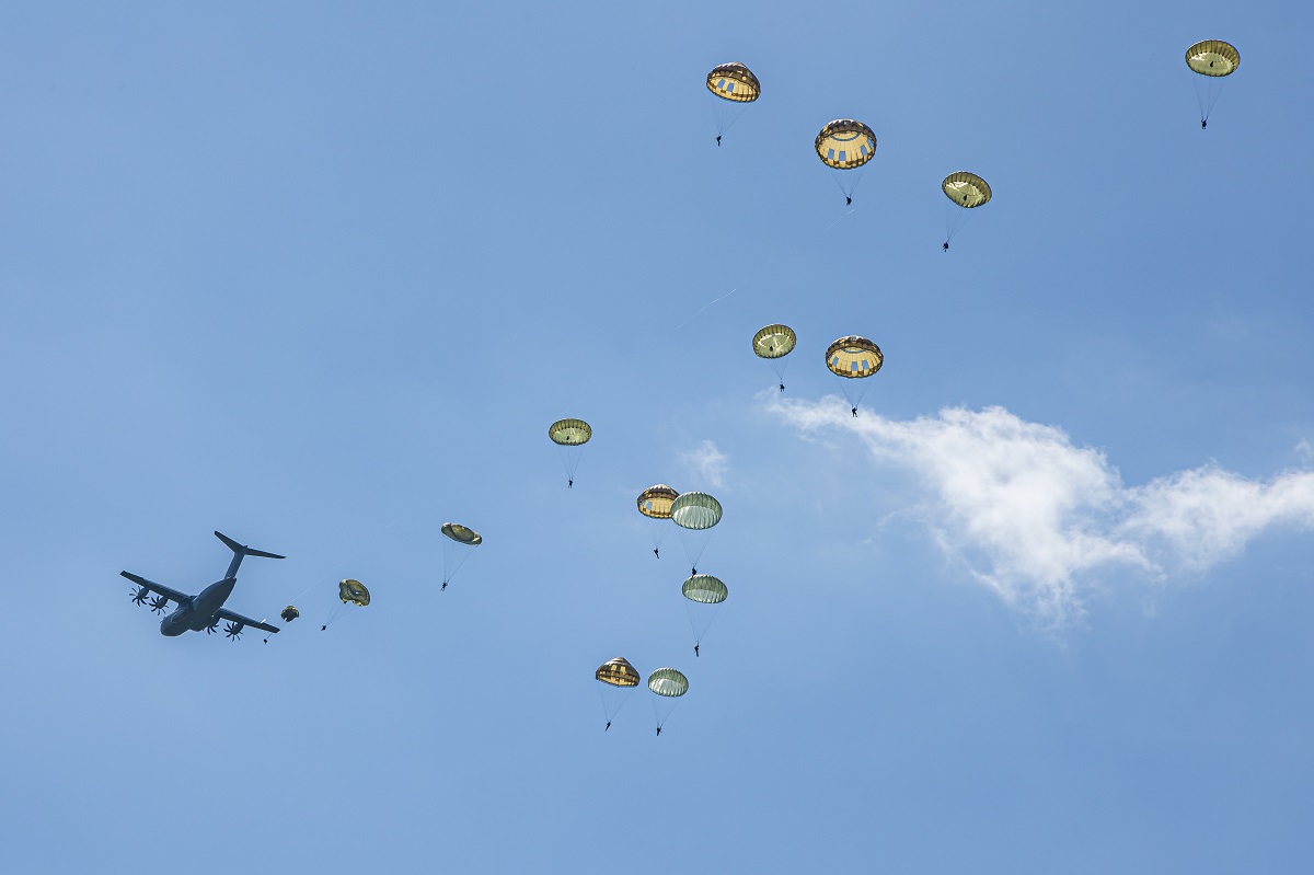 Journée festive et Grand parachutage — visuel événement