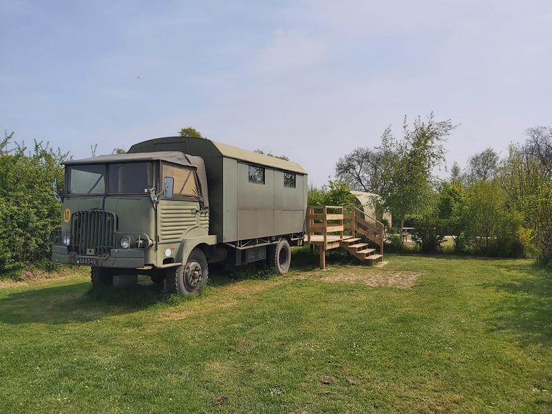 Les camions militaires SIMCA CARGO