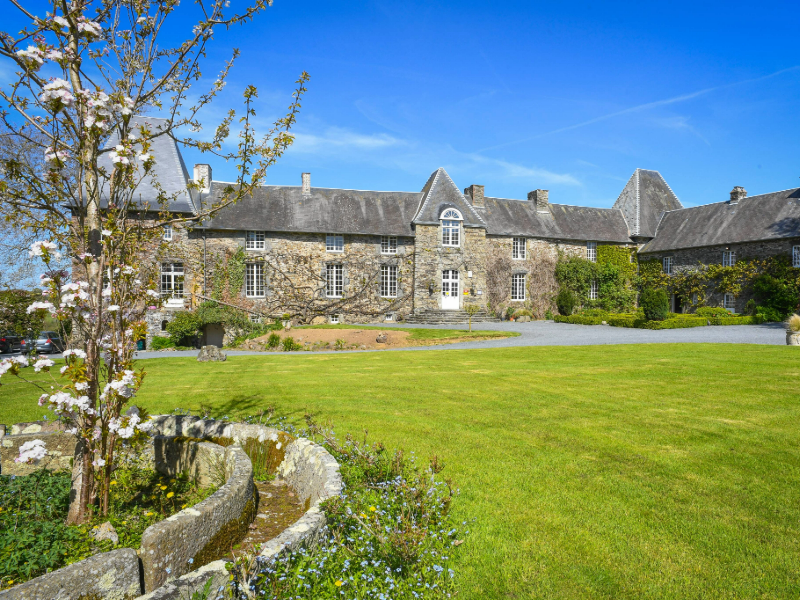 Le Château de la Roque, Thèreval