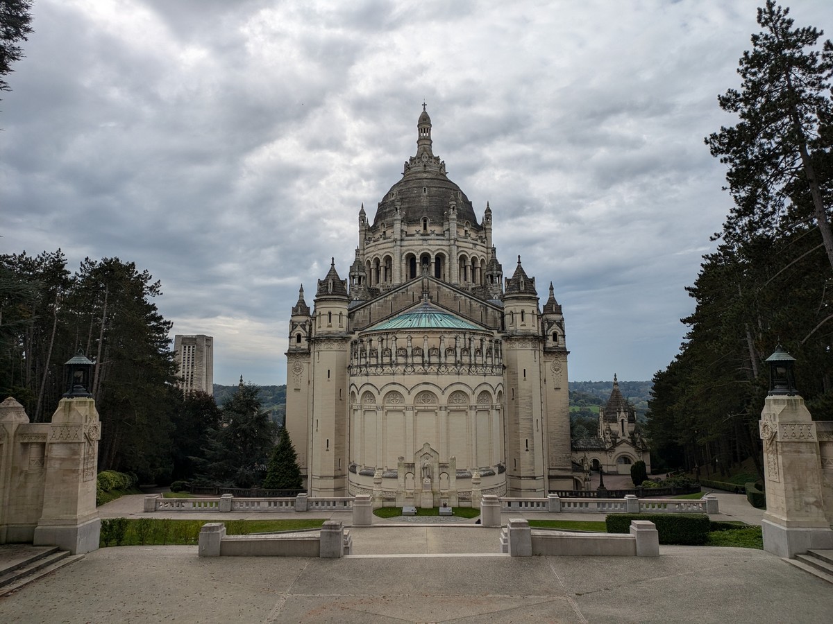 Le Chemin de Croix monumental de la Basilique Sainte-Thérèse, Lisieux - photo 2