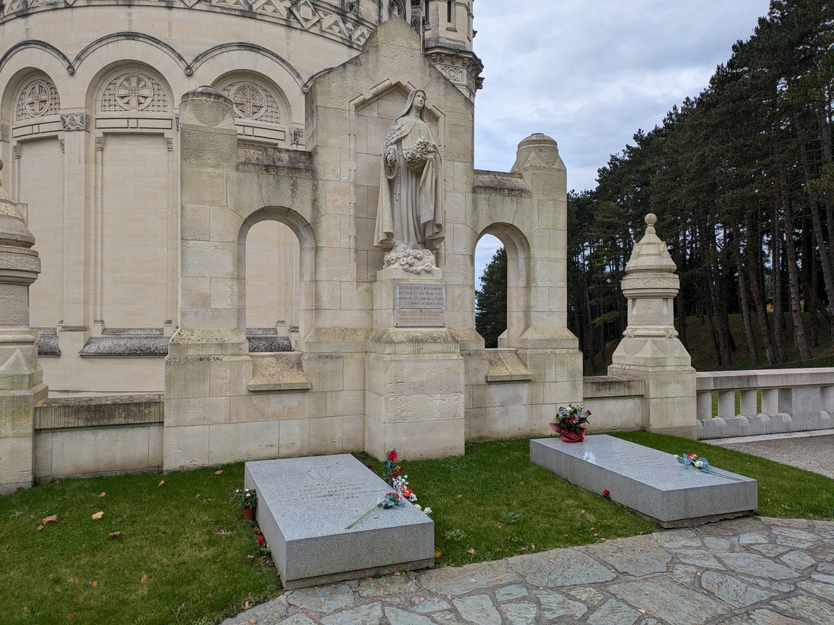 Le Chemin de Croix monumental de la Basilique Sainte-Thérèse, Lisieux - photo 3