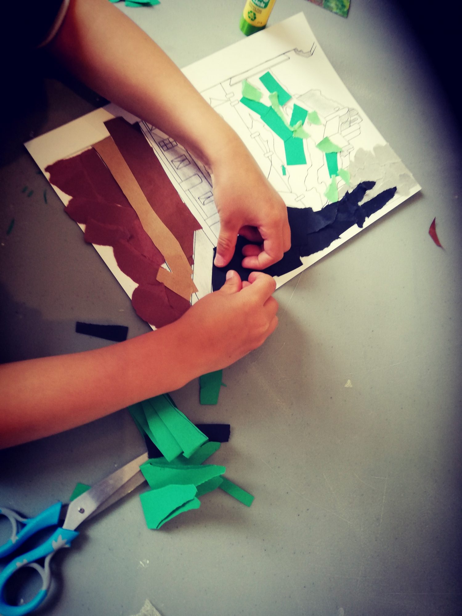 Atelier Créatif : Paysage par collage