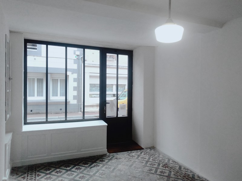 Le Poirier Qui Penche