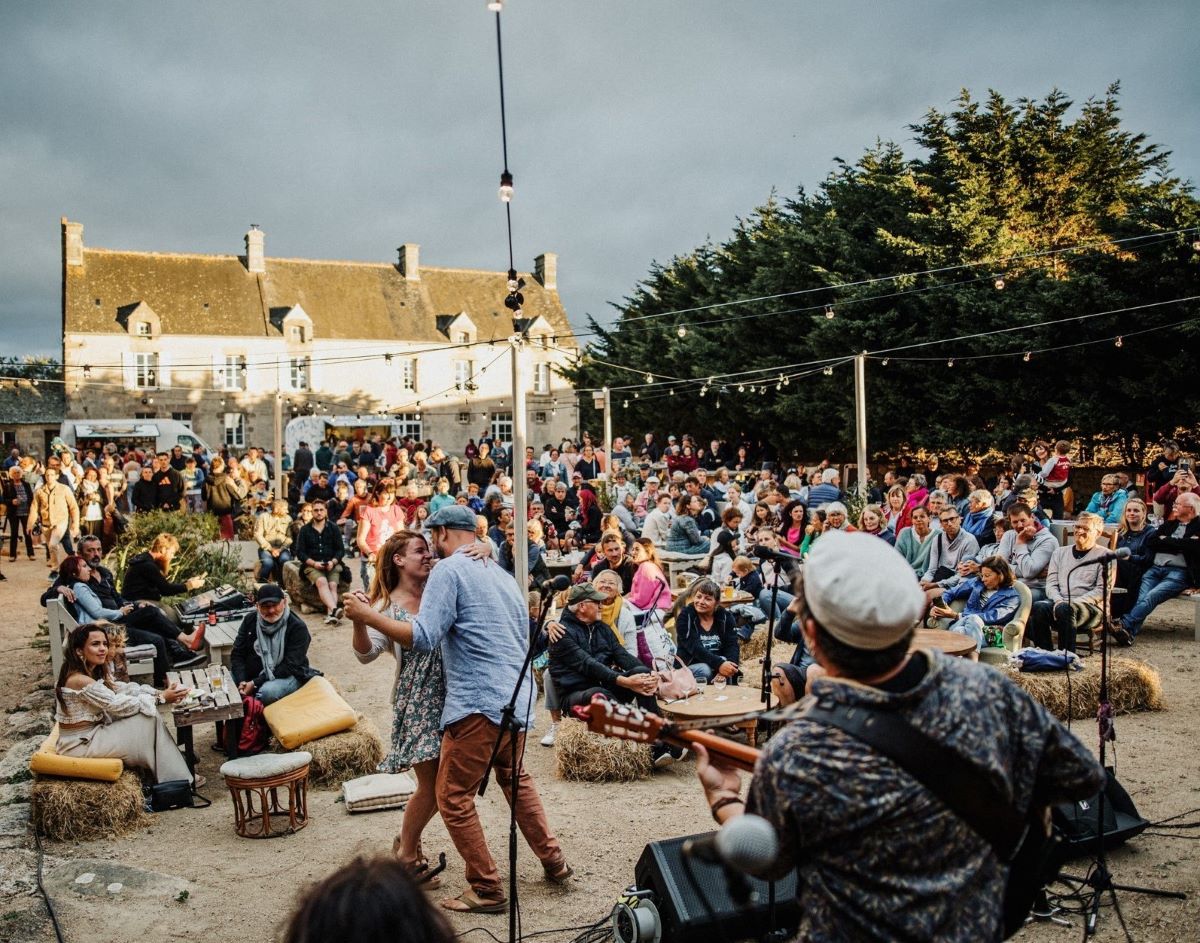 Ferme de Renouville > La Grange - Bar, Concert