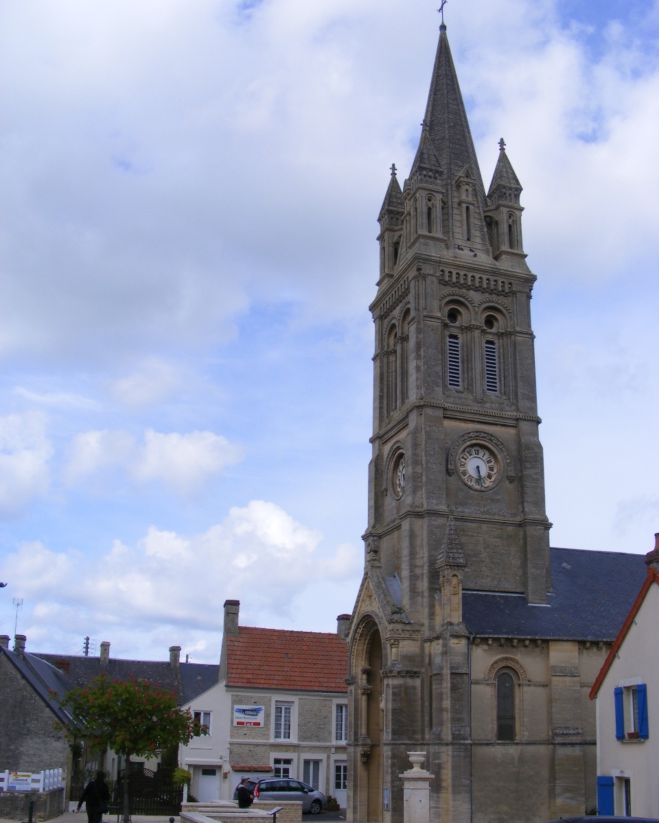 Visite de l'église d'Arromanches