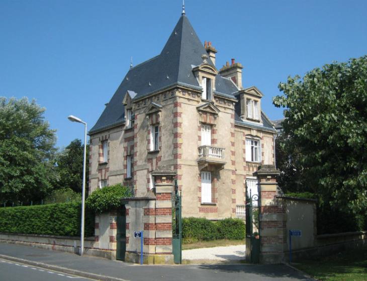 Dumoulin façade 