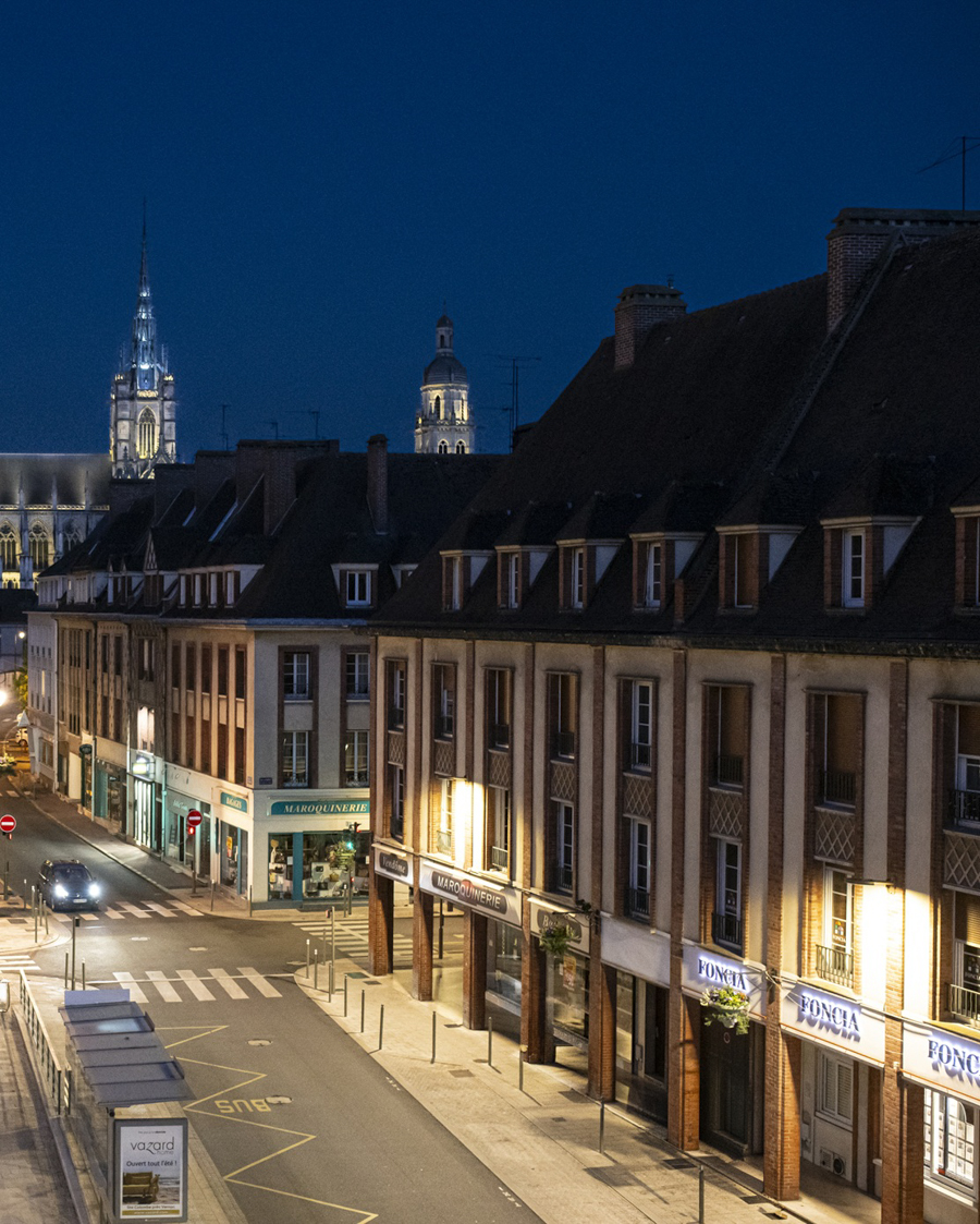 Pierres en Lumières : De l'ombre à la lumière : reconstruire Evreux après-guerre.