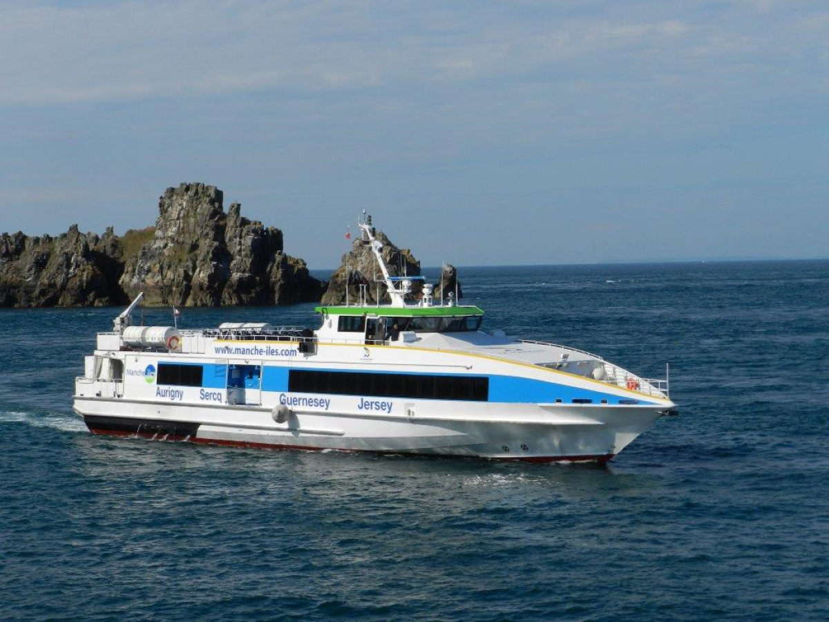 Manche Iles Express > Départ de Carteret