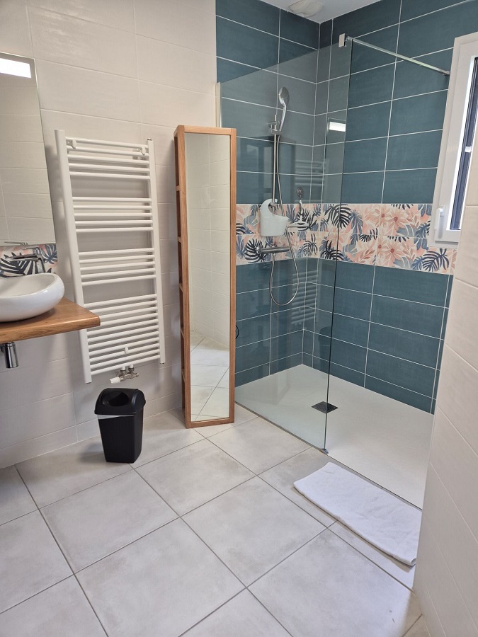 Meublé de tourisme > Au pied de la Baie, Genêts - photo 7