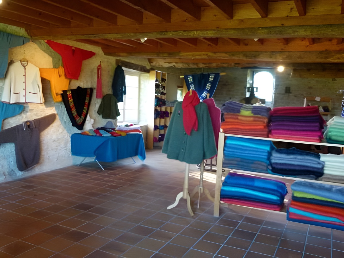 La Grange au Mohair, Bernesq